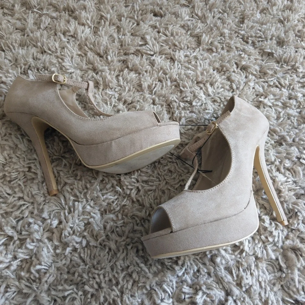 Charming‎ Charlie platform heels